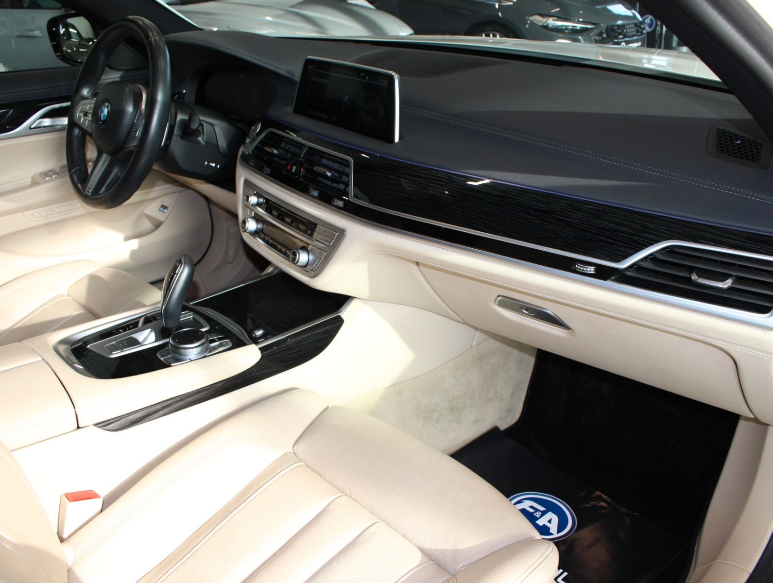 Fahrzeugabbildung BMW 730d M-Sportpaket*Soft-Close*Massage Sitze*Hud