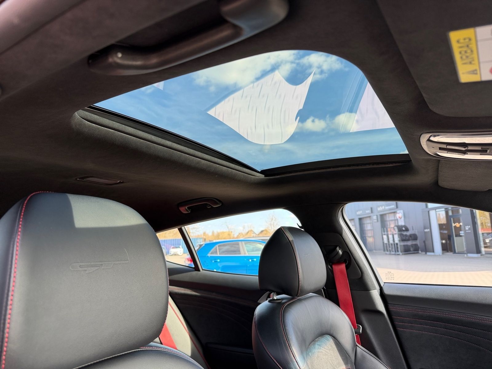 Fahrzeugabbildung Kia STINGER 3.3T AWD AT8 GT VEL.LED GD BASTUCK