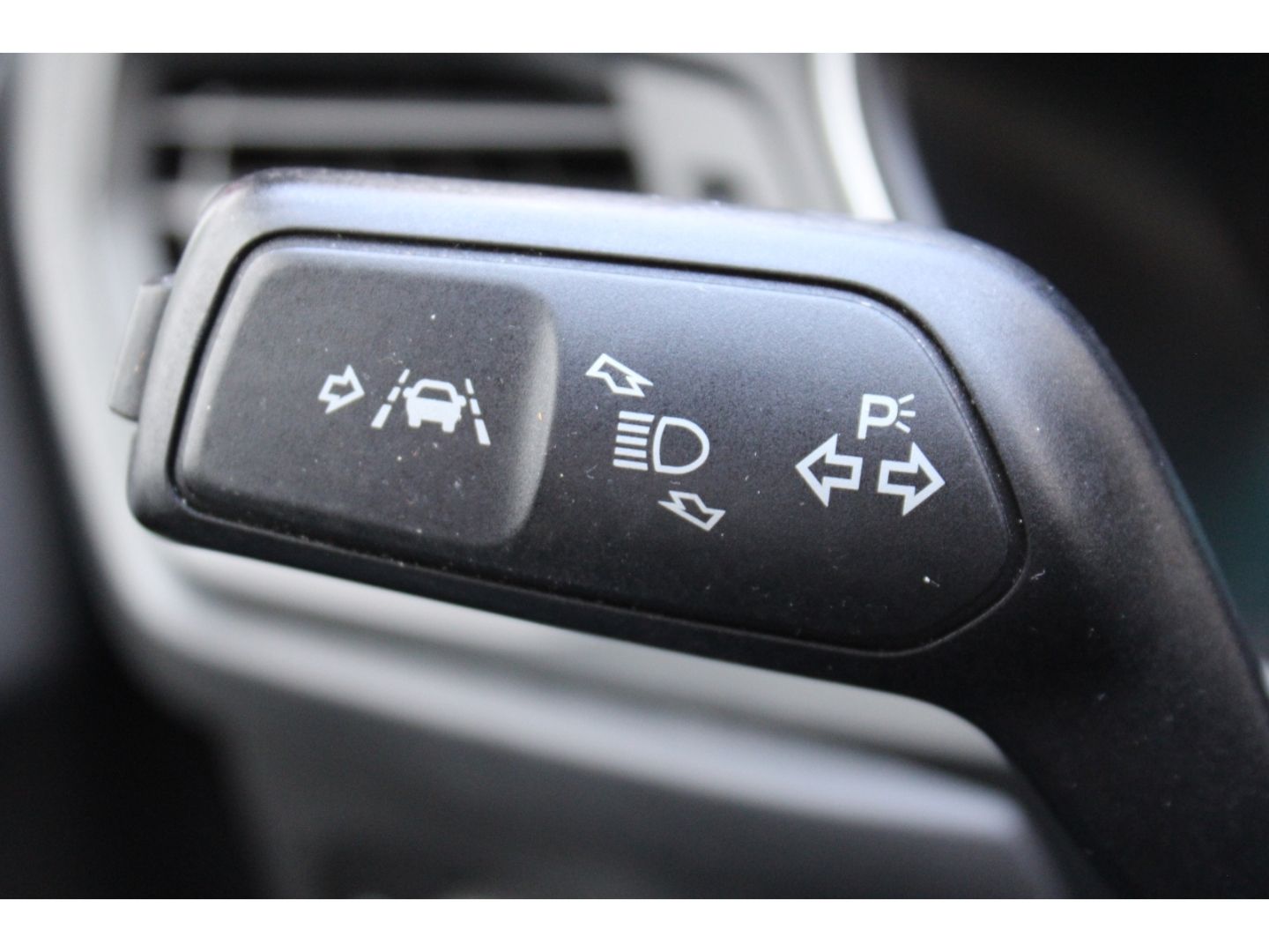 Fahrzeugabbildung Ford Focus Cool & Connect Turnier LED GRA GJR Navi PD