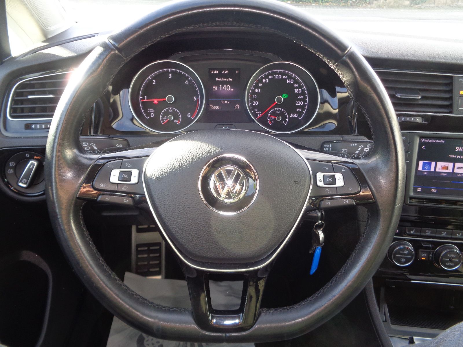 Fahrzeugabbildung Volkswagen Golf 2.0 TDI DSG / NAVI / KLIMA / GEPFLEGT