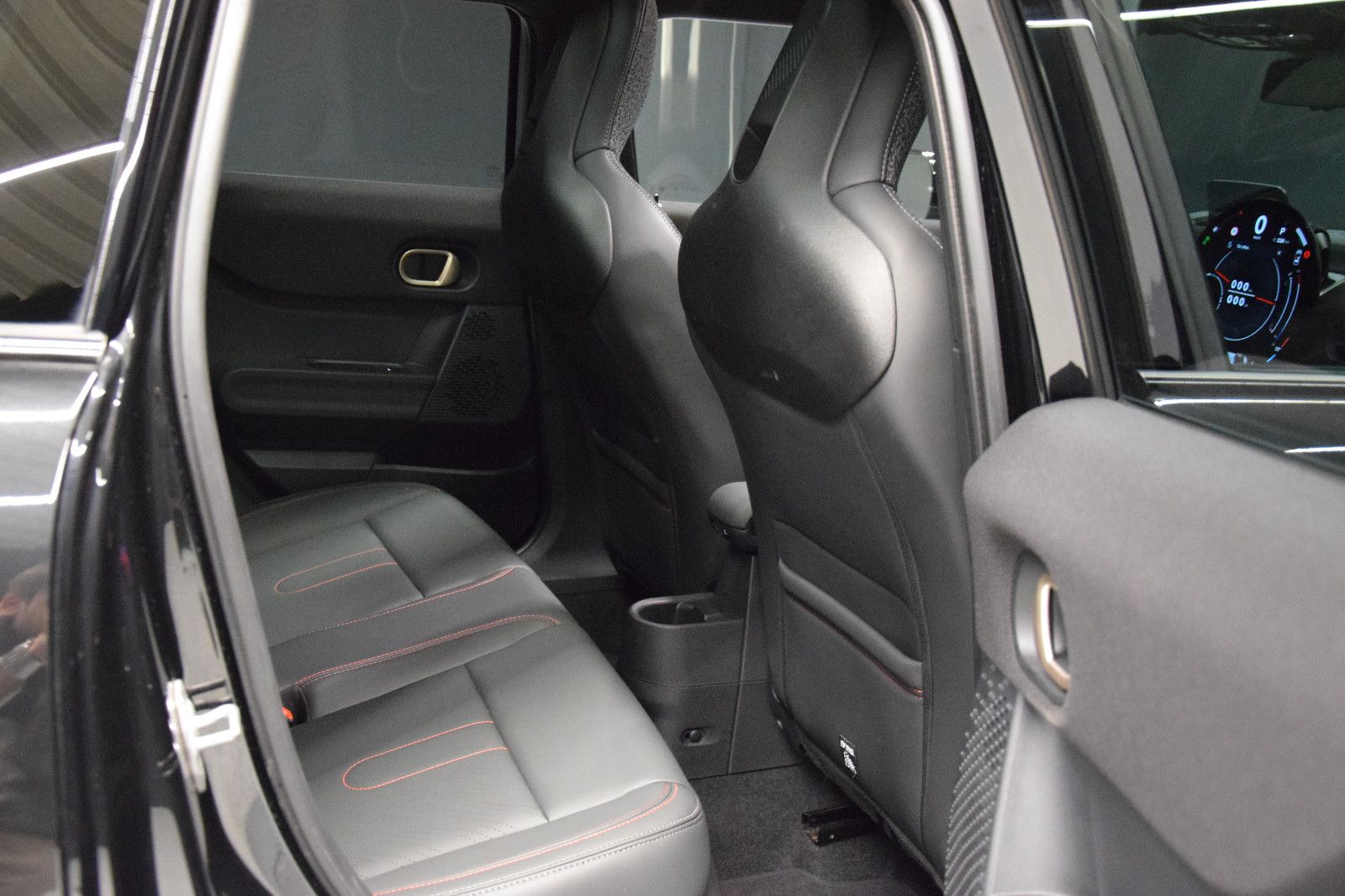 Fahrzeugabbildung MINI Cooper C John Cooper Works Trim HuD Pano Leder