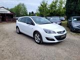 Opel Astra J Sports Tourer Style *Navi*AHK* - Opel Astra Style mit Diesel-Antrieb