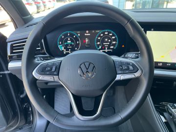 Volkswagen Touareg - 12