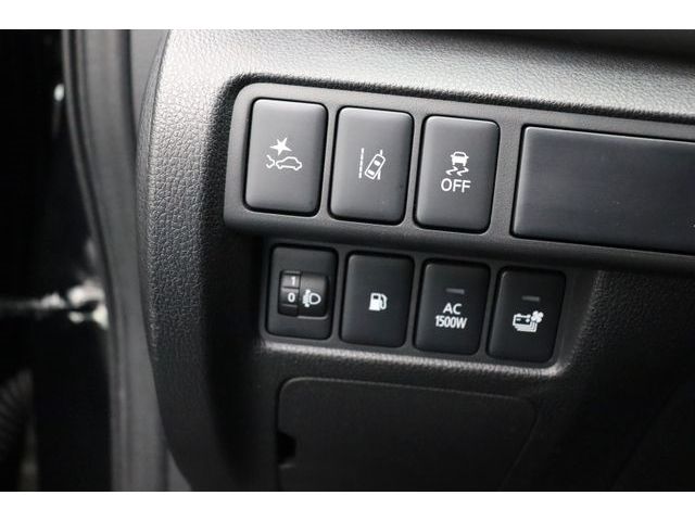 Fahrzeugabbildung Mitsubishi Eclipse Cross 2.4 Plus Select Black Hybrid 4WD