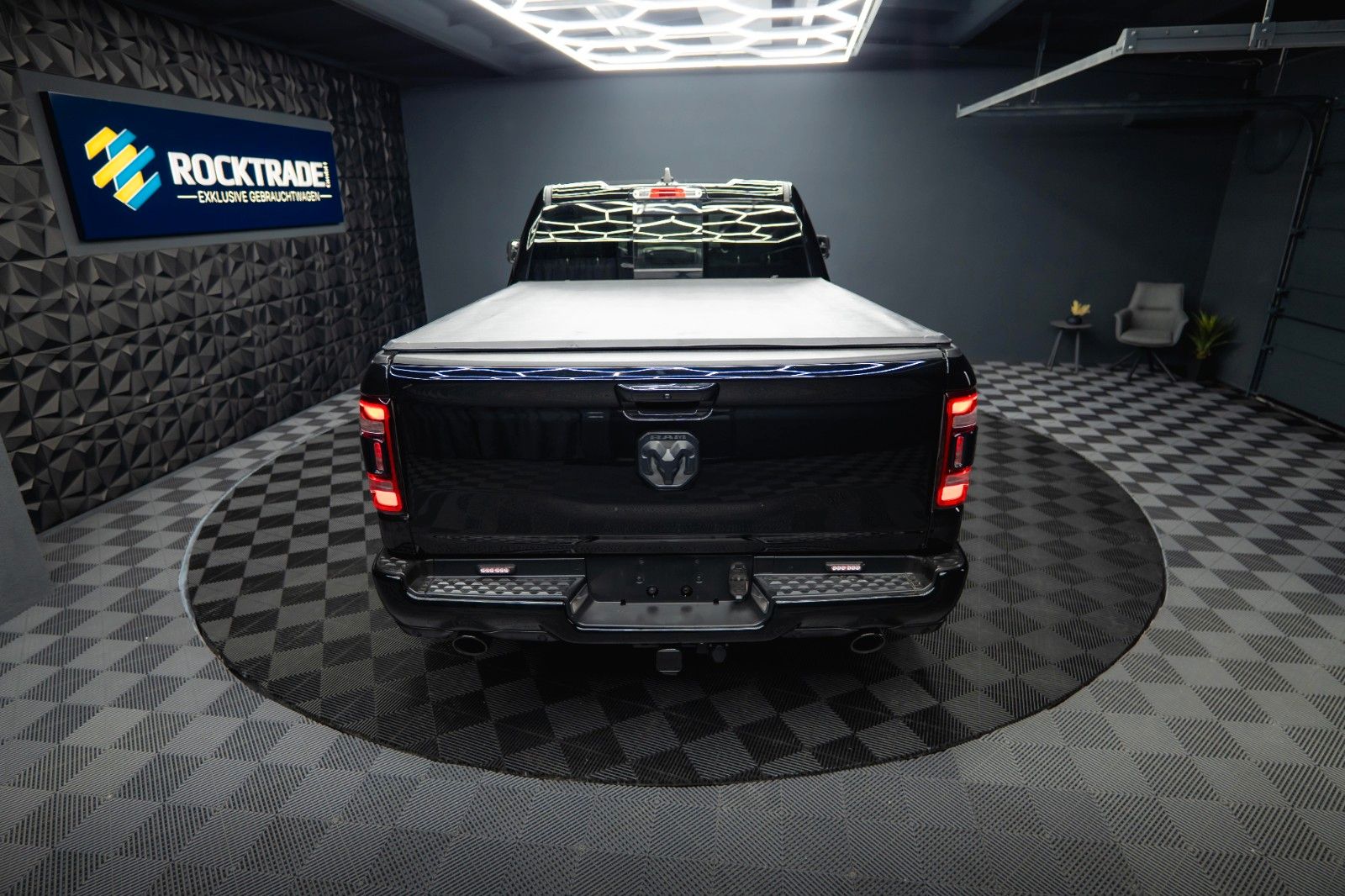 Fahrzeugabbildung Dodge RAM 5.7 V8 HEMI 4x4 Night LARAMIE LONGBED 19%
