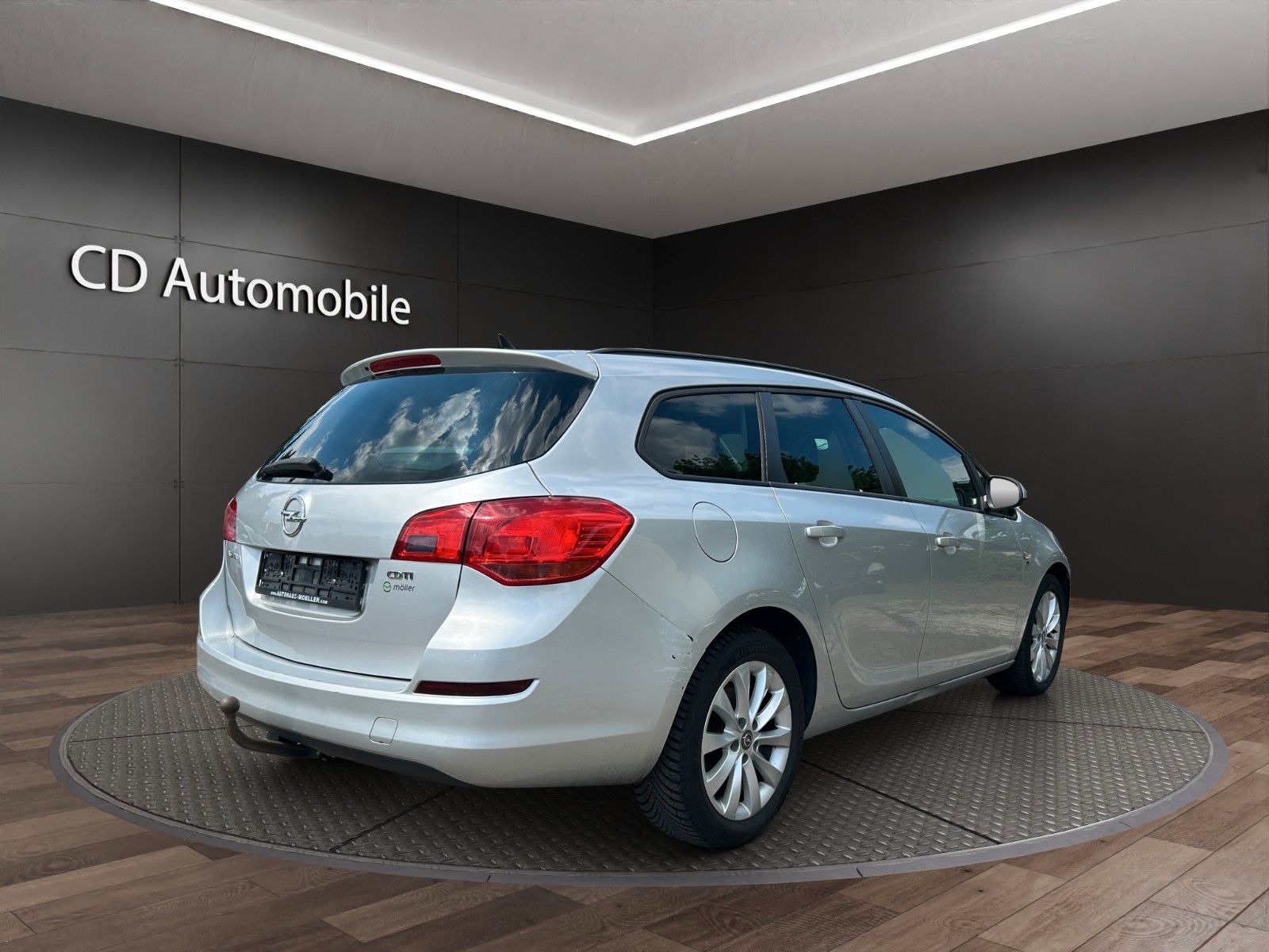 Fahrzeugabbildung Opel Astra J Sports Tourer 150 Jahre Klima/TÜV NEU