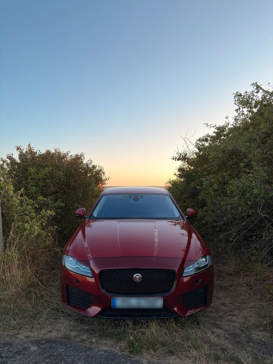 Jaguar XF