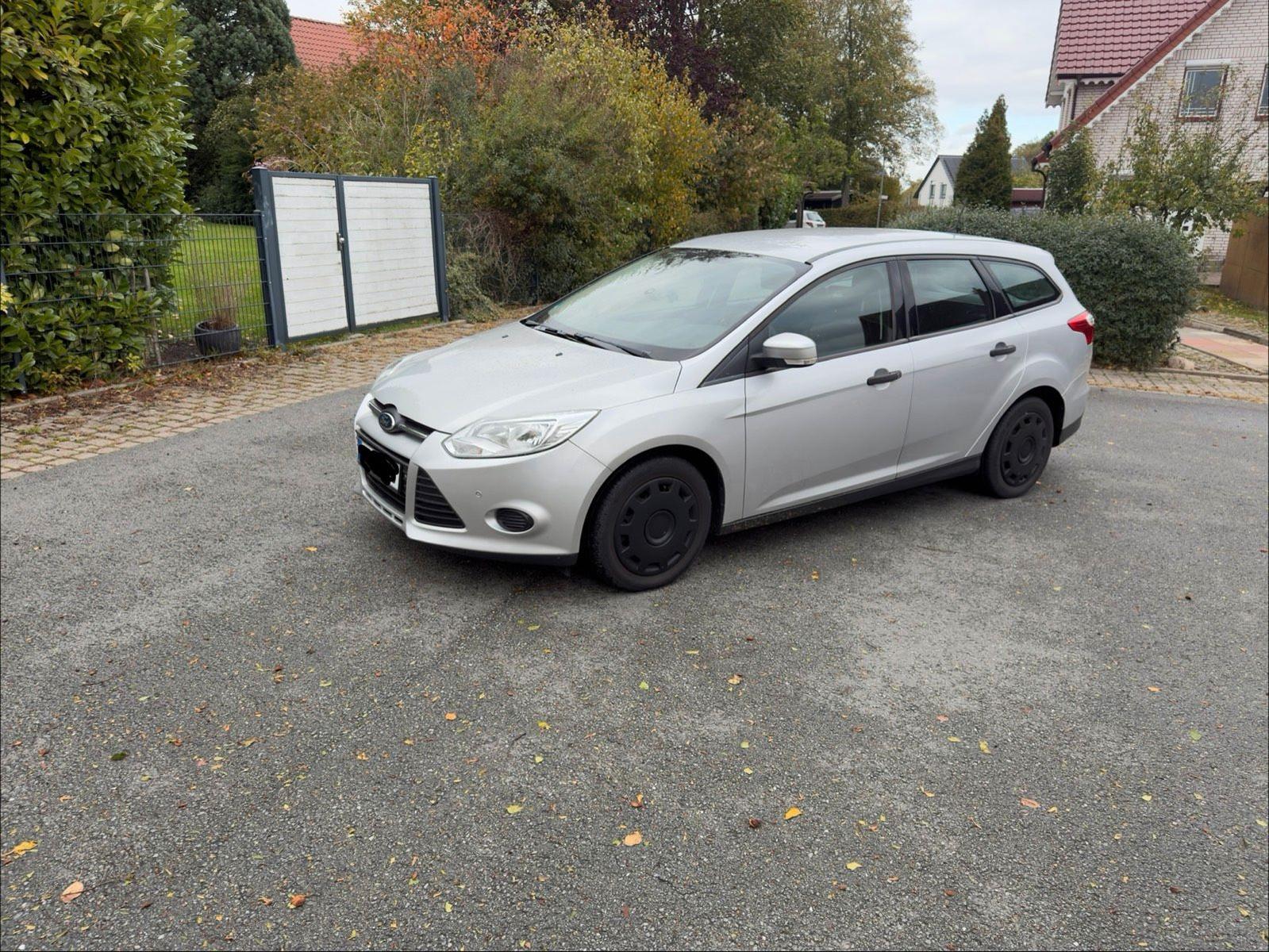 Ford Focus 2013 — вигляд ззаду