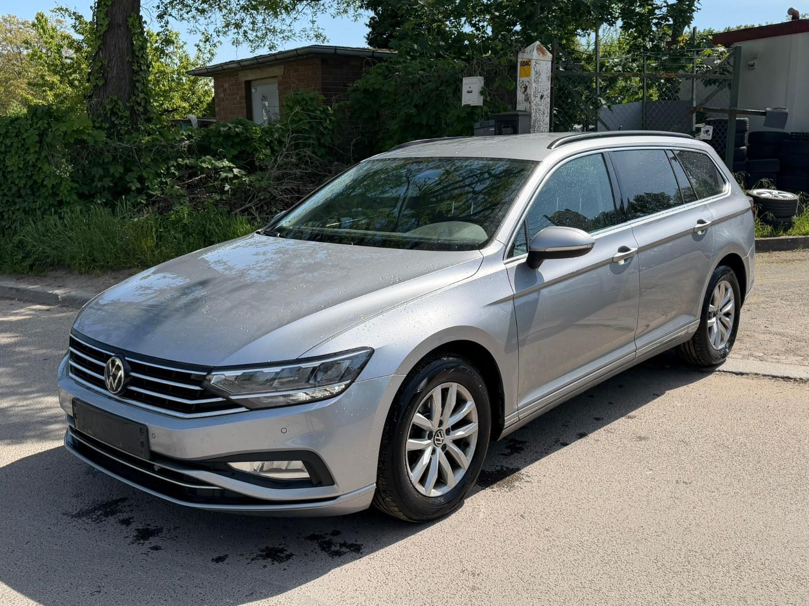 Volkswagen Passat Variant 2.0 TDI SCR DSG NAVI KAMERA AHK