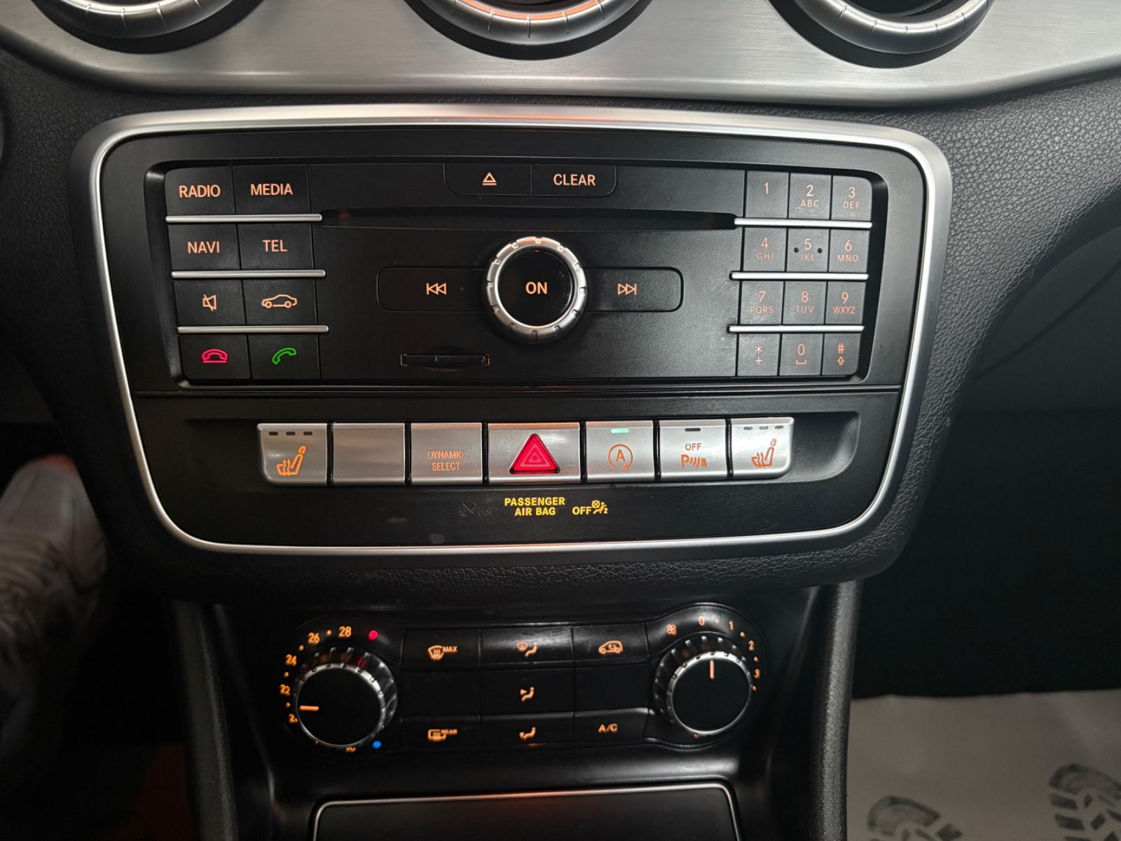 Fahrzeugabbildung Mercedes-Benz CLA 200 *AMG-Line*