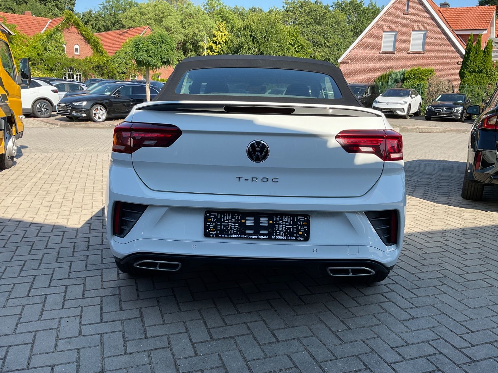 Fahrzeugabbildung Volkswagen T-Roc Cabriolet 1.5 TSI DSG R-Line,LED,ACC,Carpl