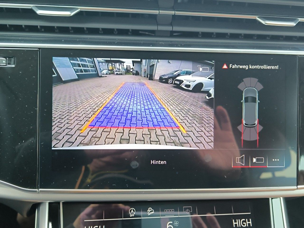 AUDI Q7 50 TDI quattro S line – 7Sitzer – AHK – uvm. - Bild 22