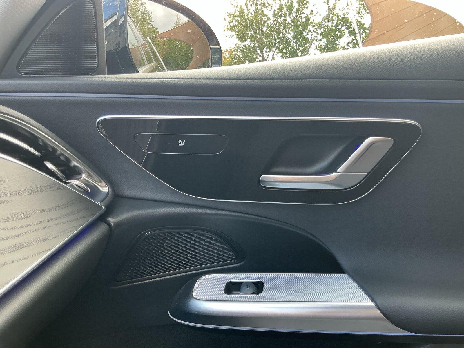 Mercedes-Benz E 220 d T AVANTGARDE RüCam Distro AHK LED Totwin