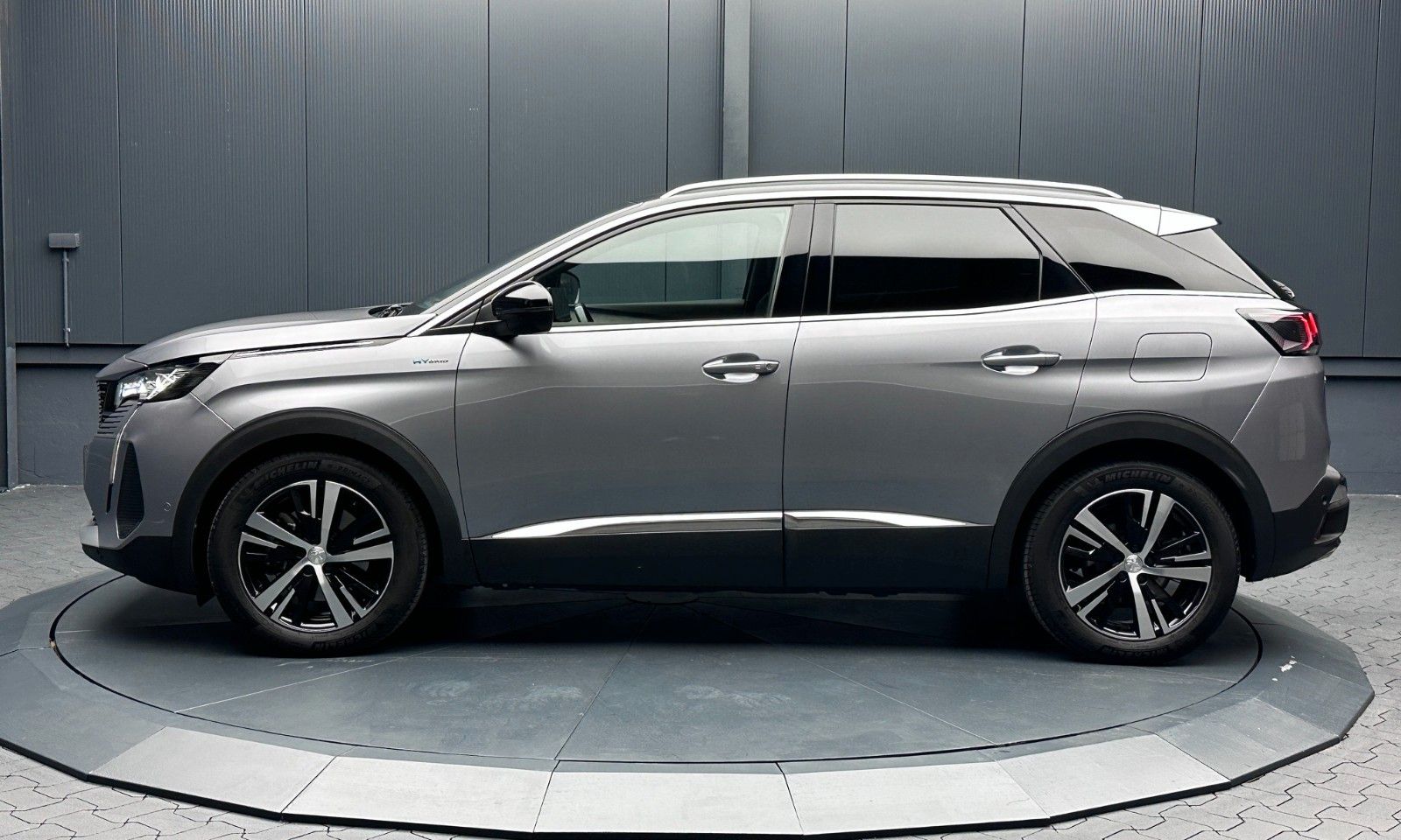 Peugeot 3008 GT Hybrid 225 *PANORAMA*Night Vision*AHK* imagem 2