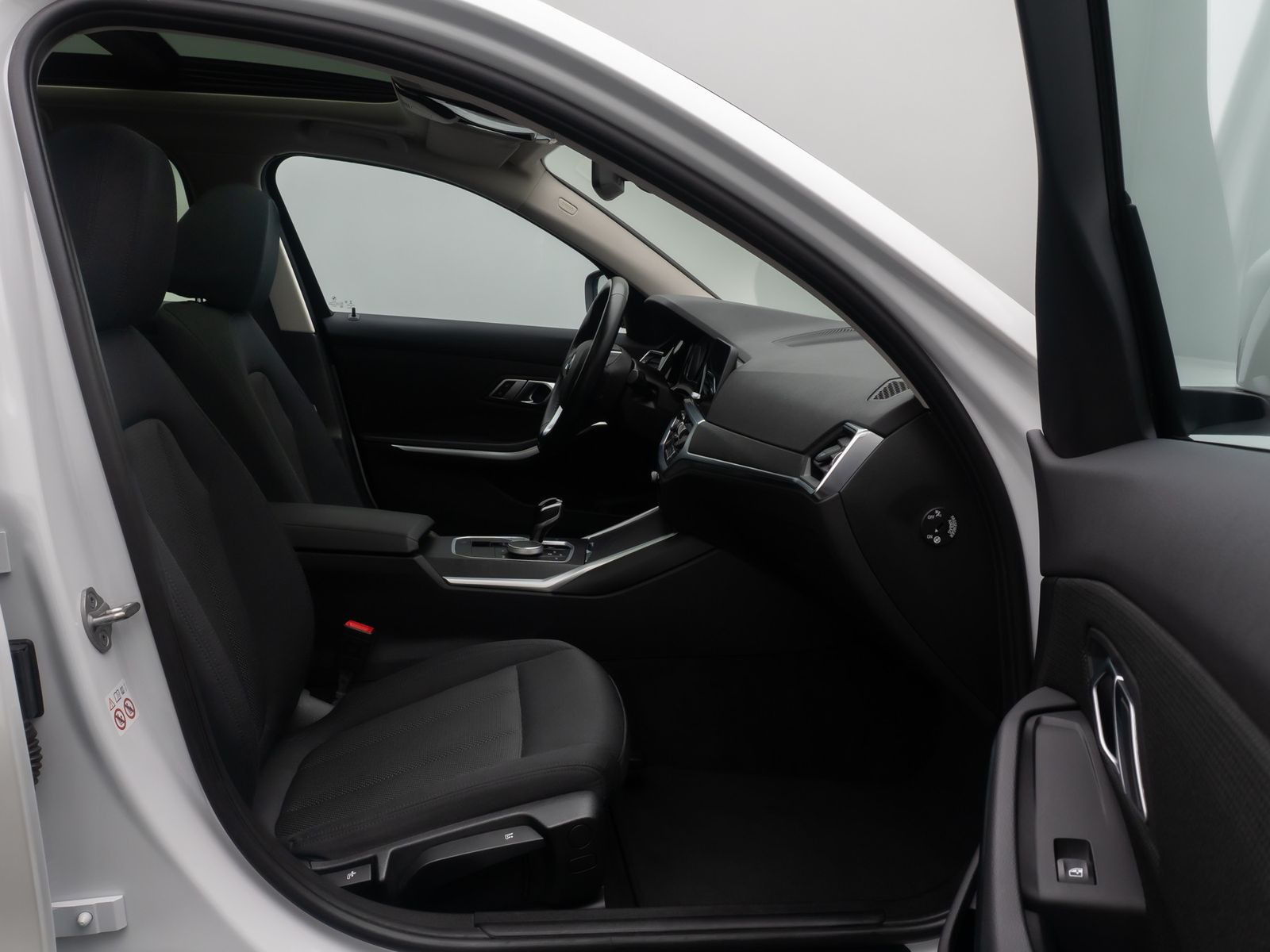 Fahrzeugabbildung BMW 330d Stop&Go LED DAB DriveAssis Panorama 18Zoll