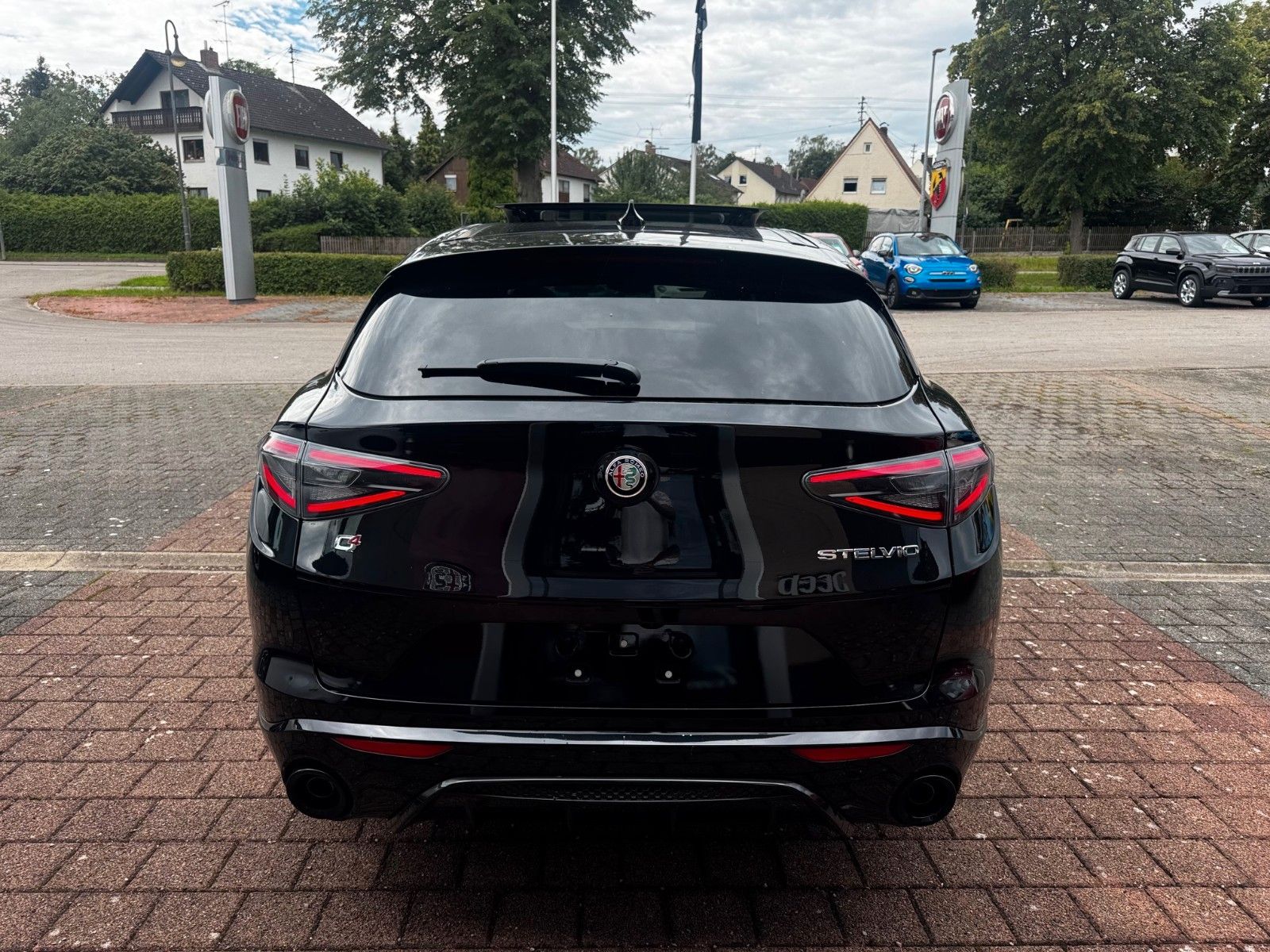 Fahrzeugabbildung Alfa Romeo Stelvio 2.0 280PS Intensa Panorama Navi Kamera