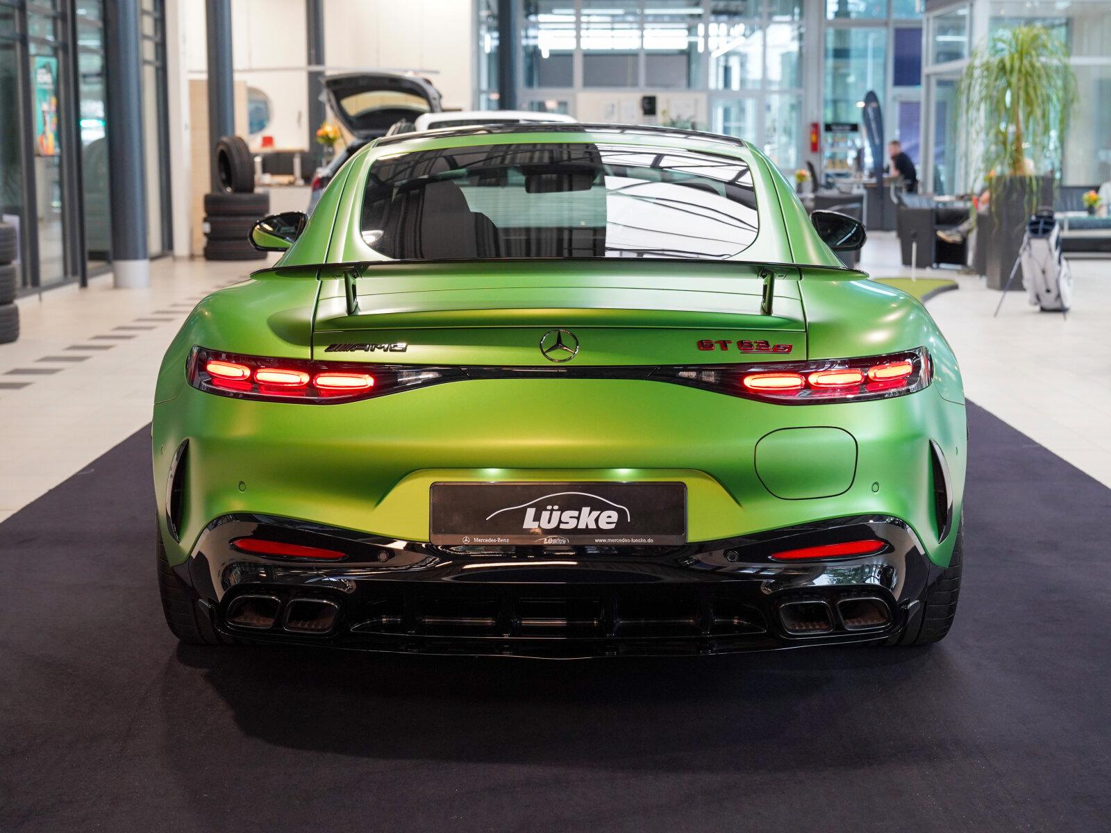 Mercedes-Benz AMG GT 63 S E PERFORMANCE green hell MATT tech