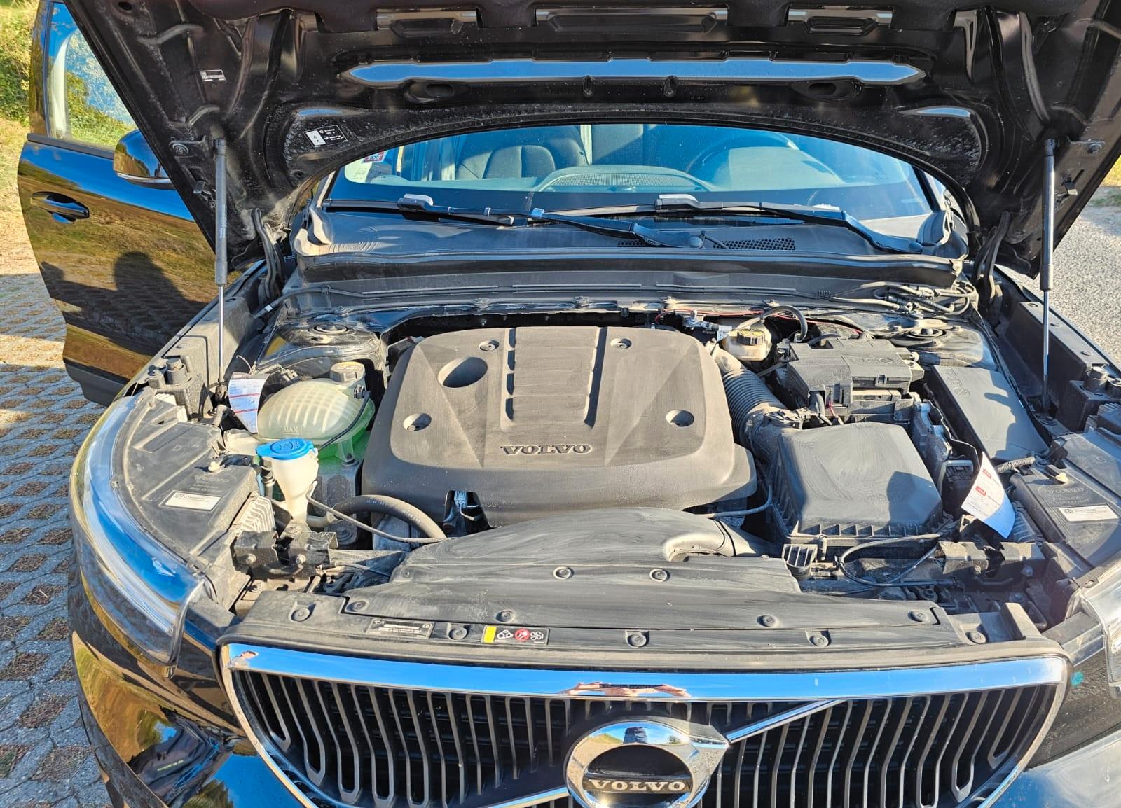 Volvo XC40 D3 Momentum Geartronic AHK.