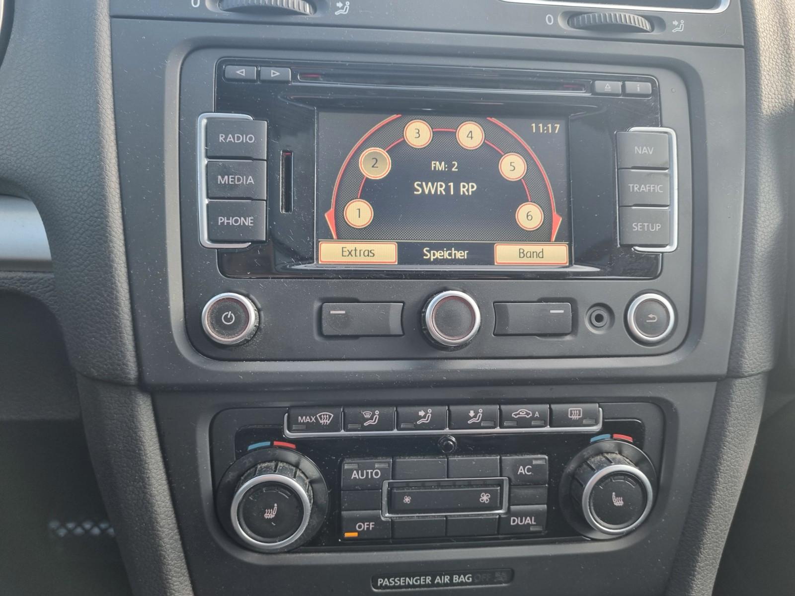 Volkswagen Golf 2010 — photo 12