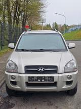 Hyundai Tucson 2.7 GLS - Hyundai TUCSON Gls mit Benzin-Antrieb