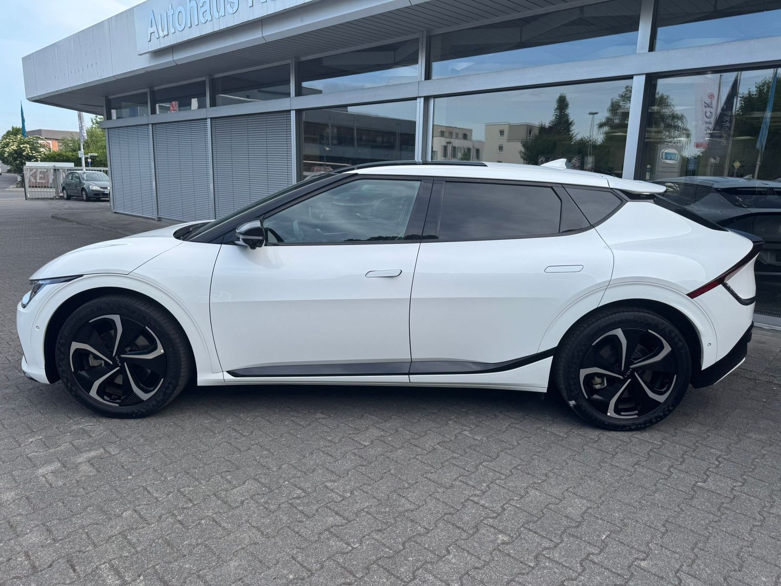 Fahrzeugabbildung Kia EV6 GT-Line 4WD PANO+NAVI+LED+SHZ+HEAD+ACC+360°+