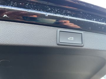 Skoda Octavia Combi 2.0 TDI Tour *PANNO*MATRIX*AHK