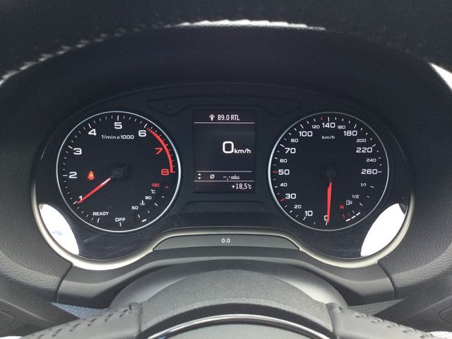 Q2 35 TFSI KLIMA PDC NAVI AHK LED SCHEINWERFER