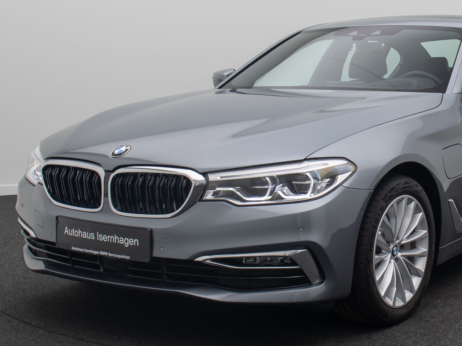 Fahrzeugabbildung BMW 530e Luxury Line ACC 360&deg; DAB Alarm Individual