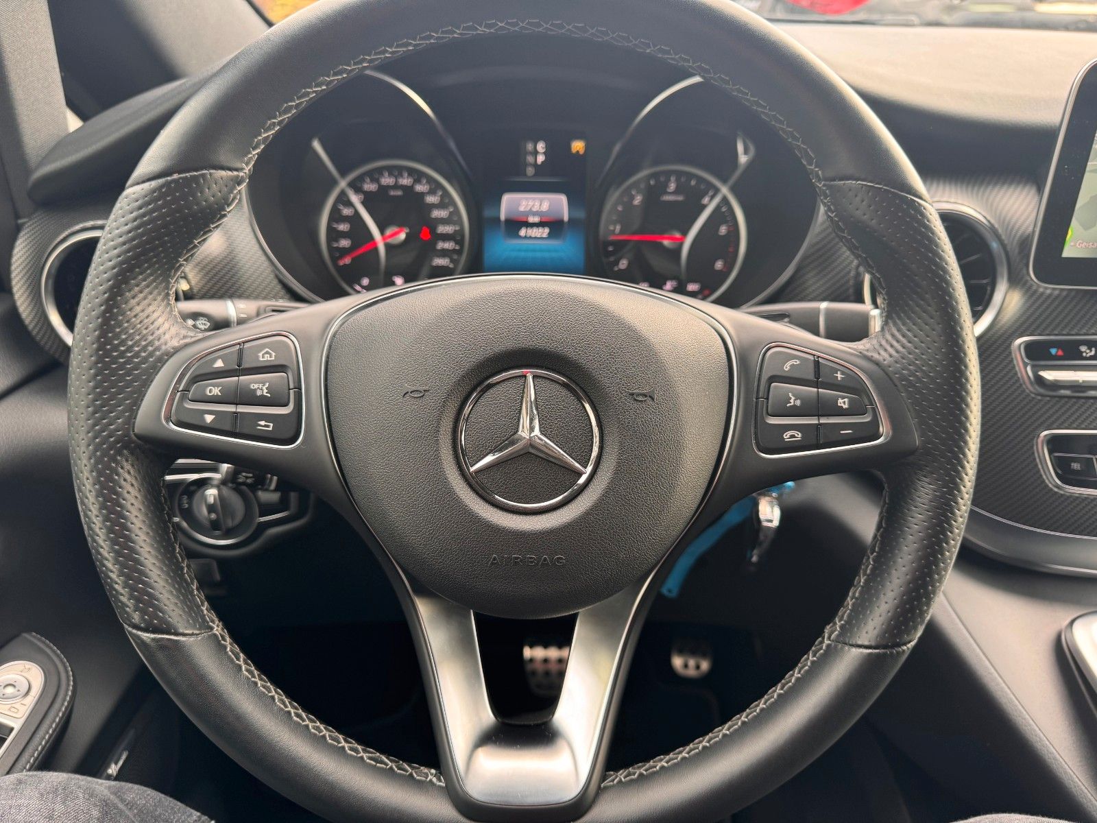 Fahrzeugabbildung Mercedes-Benz V 300 d AVA ED AMG AHK2,5to DISTRONIC