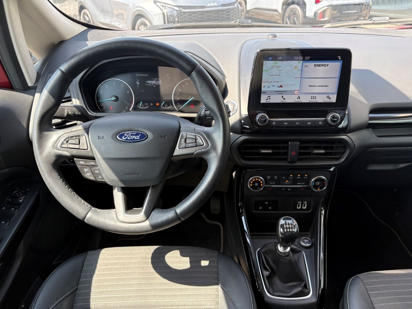Fahrzeugabbildung Ford EcoSport Titanium Kamera SHZ Navi Klima Tempomat