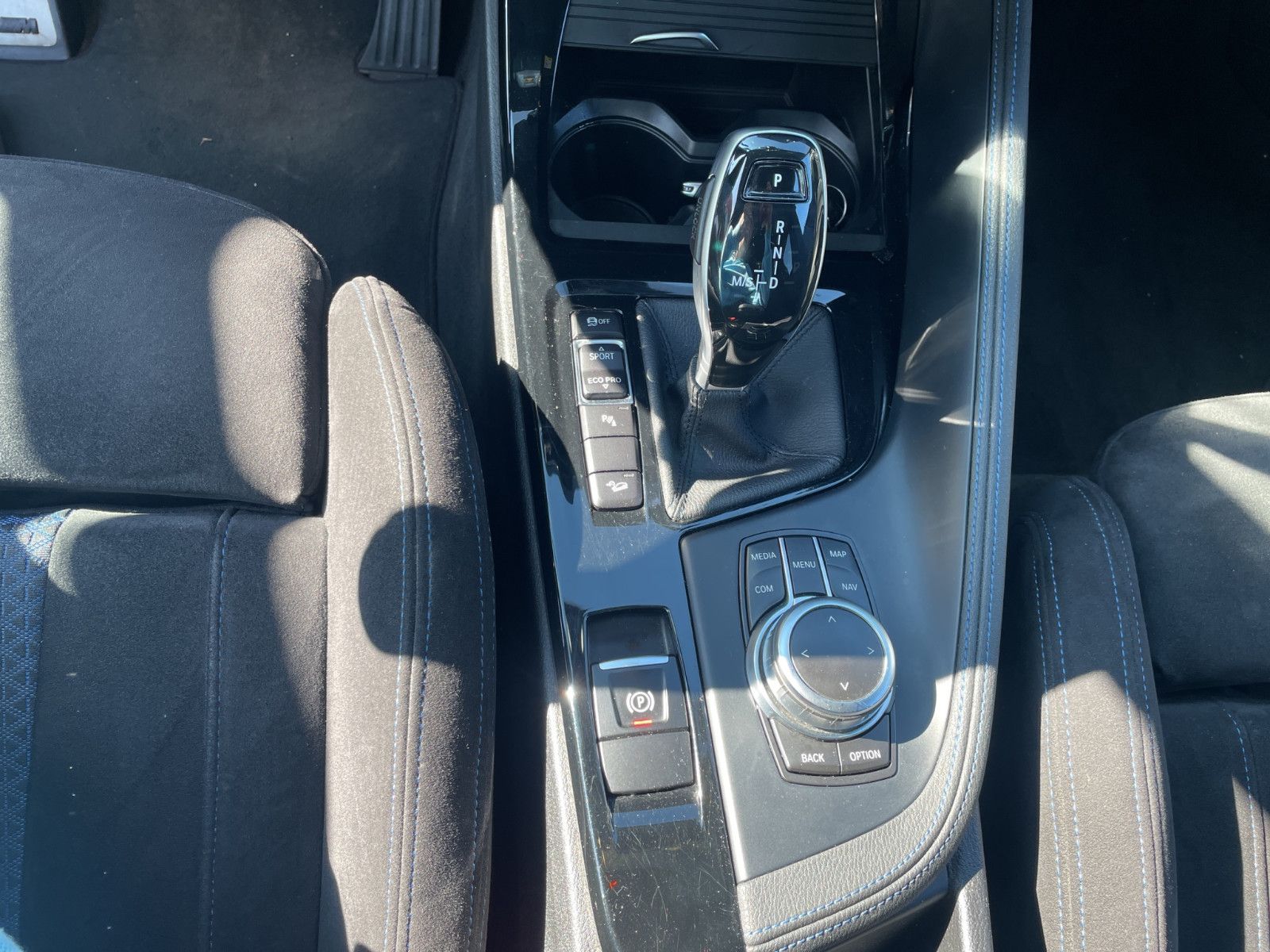 Fahrzeugabbildung BMW X2 M35i xDrive *Automatik*Allrad*Head-up*H&K*