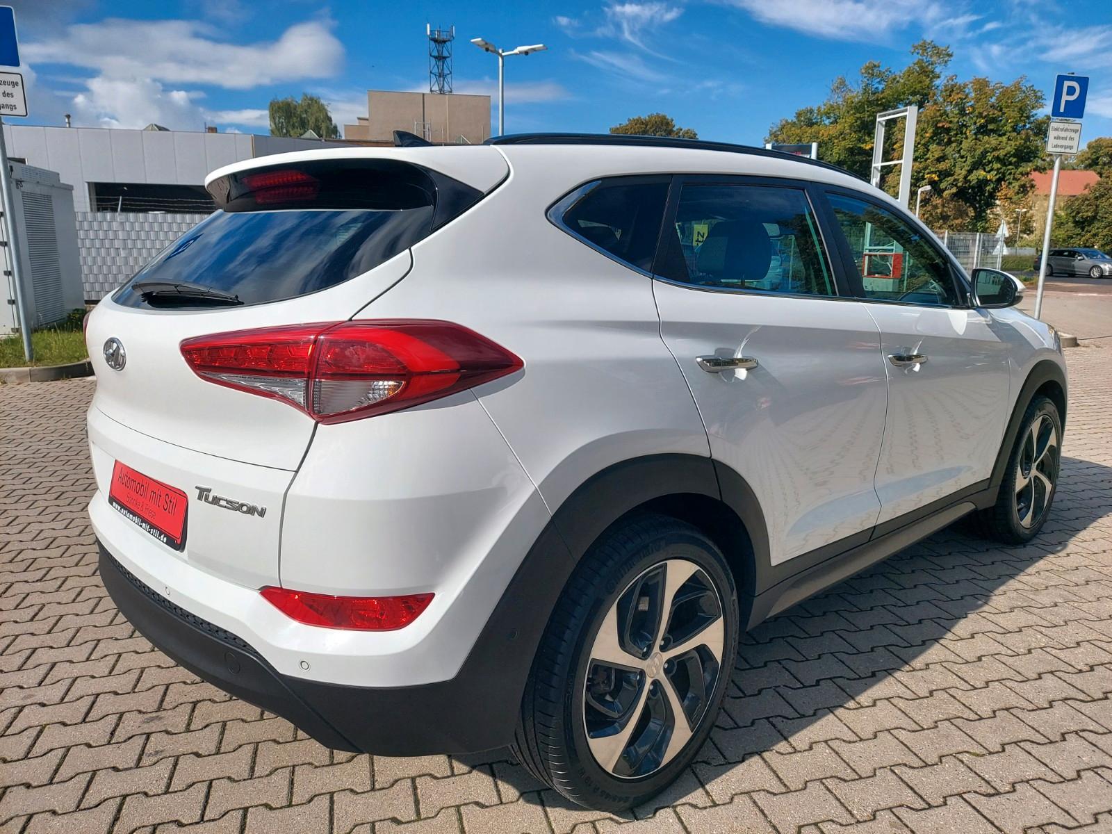 Hyundai Tucson blue Premium Pano Radar Leder Sitzklima
