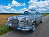 Mercedes-Benz 220 SE Werkscabrio W111 5 Gang Hochkühler - Mercedes-Benz 220 mit Benzin-Antrieb: Cabrio