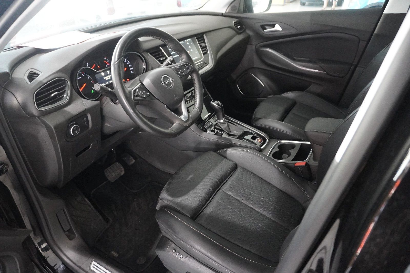 Fahrzeugabbildung Opel Grandland (X) 1.5D ULTIMATE NAVI/LED/360°/SH/AHK