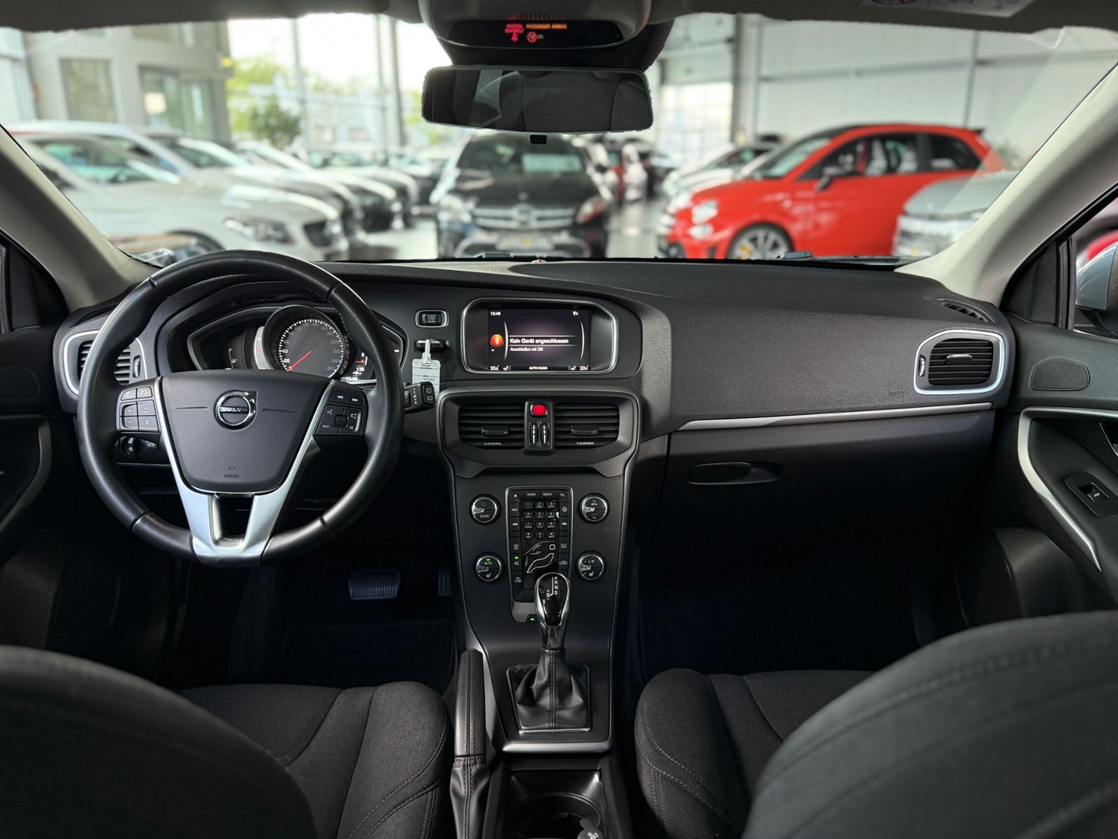 Fahrzeugabbildung Volvo V40 Kinetic SENSUS CONNECT LED SHZ PDC ALU