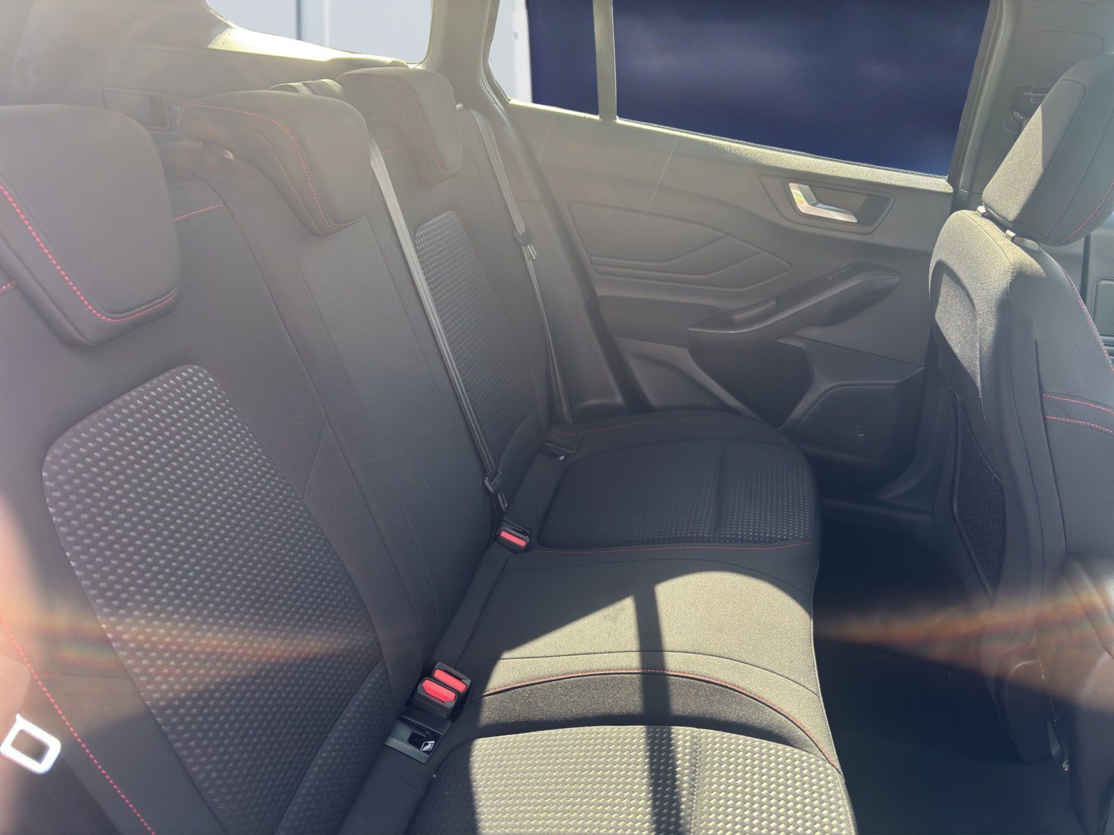 Fahrzeugabbildung Ford Focus ST-Line