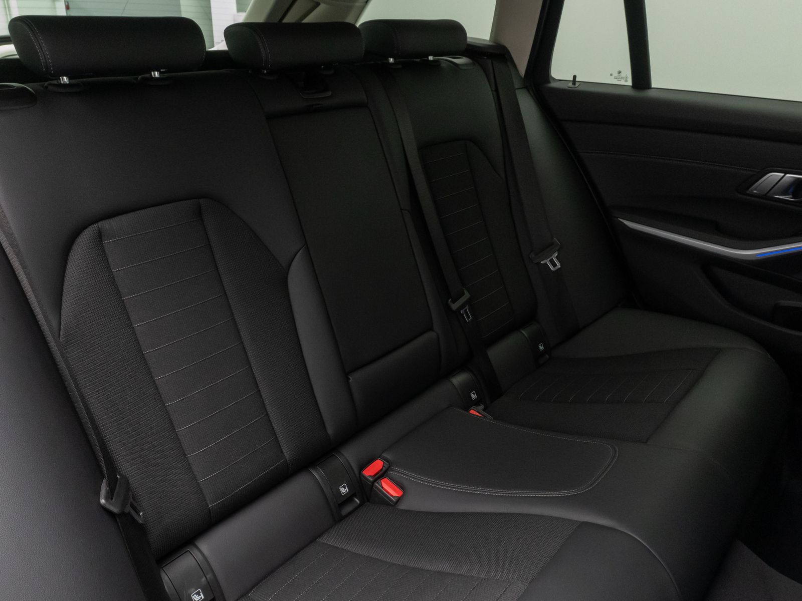Fahrzeugabbildung BMW 320d Sport Line HUD 360°Komfort DriveAs Cockpit+