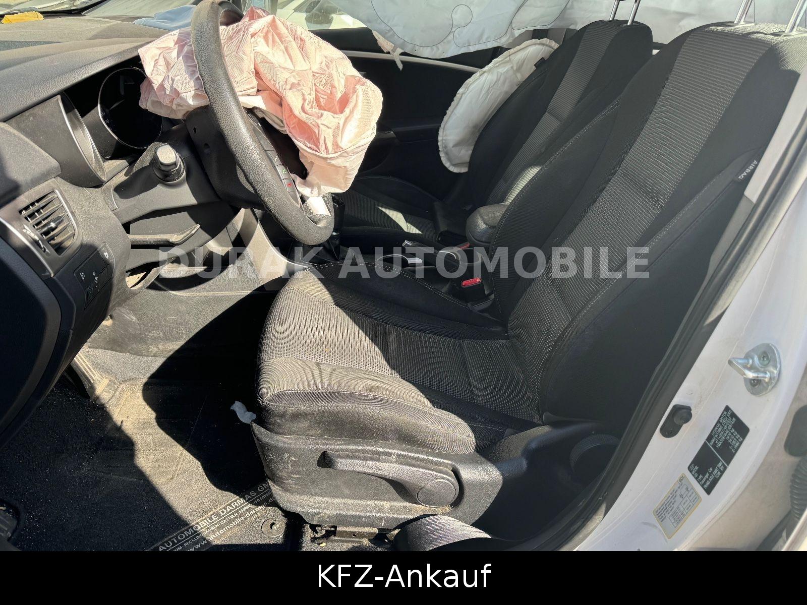 Hyundai i30 2014 — photo 9