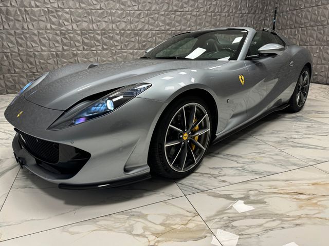 FERRARI 812