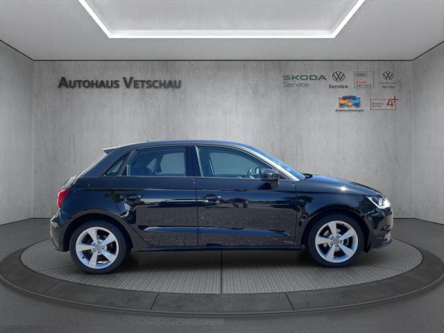 A1 Sportback 1.0 TFSI sport ultra Bluetooth Navi