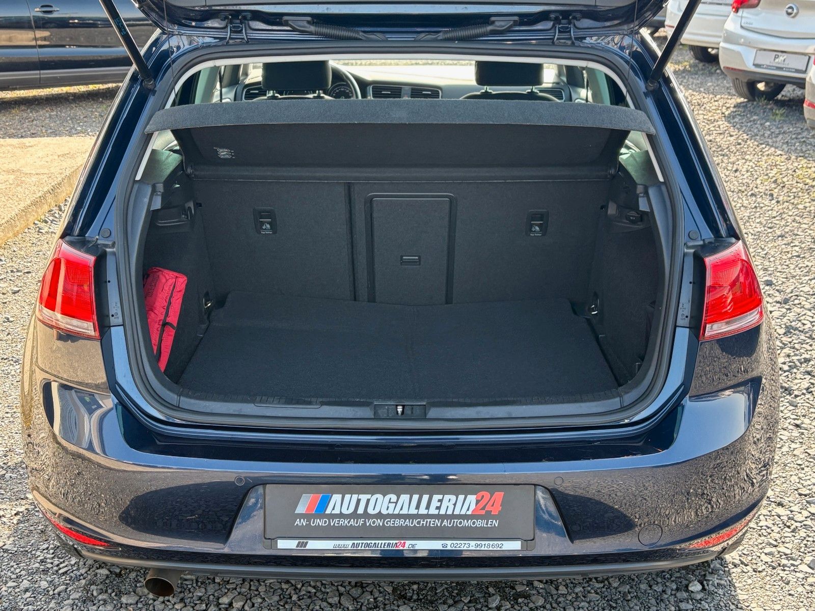 Fahrzeugabbildung Volkswagen Golf VII 1.6 TDI Allstar Navi AHK 2.HD SCHECKHFT