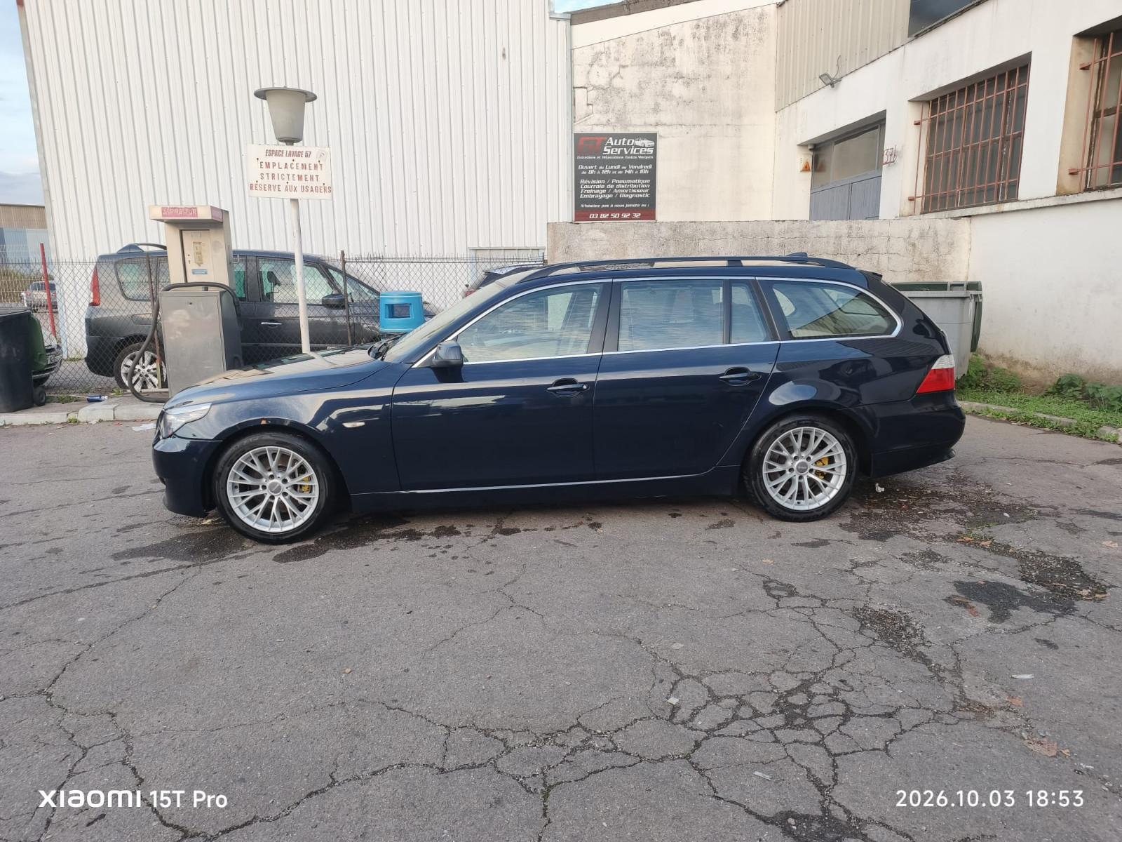 BMW 520 2010 — вигляд ззаду