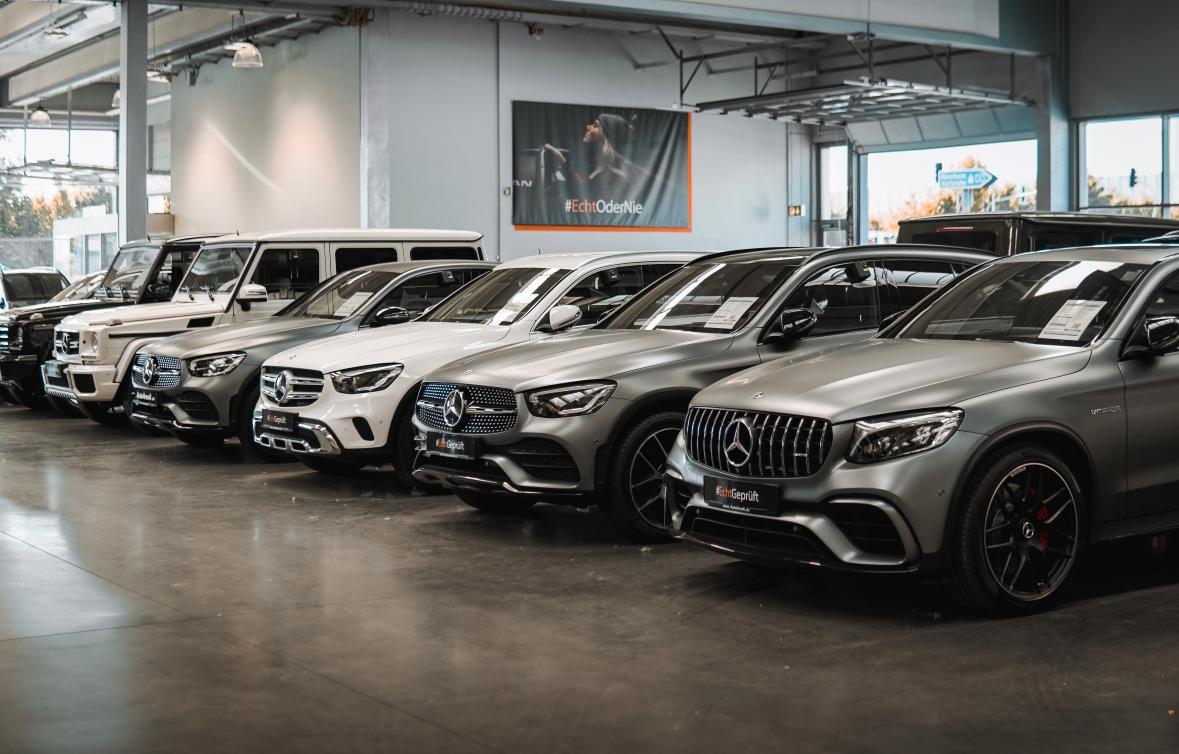 showroom-image-top