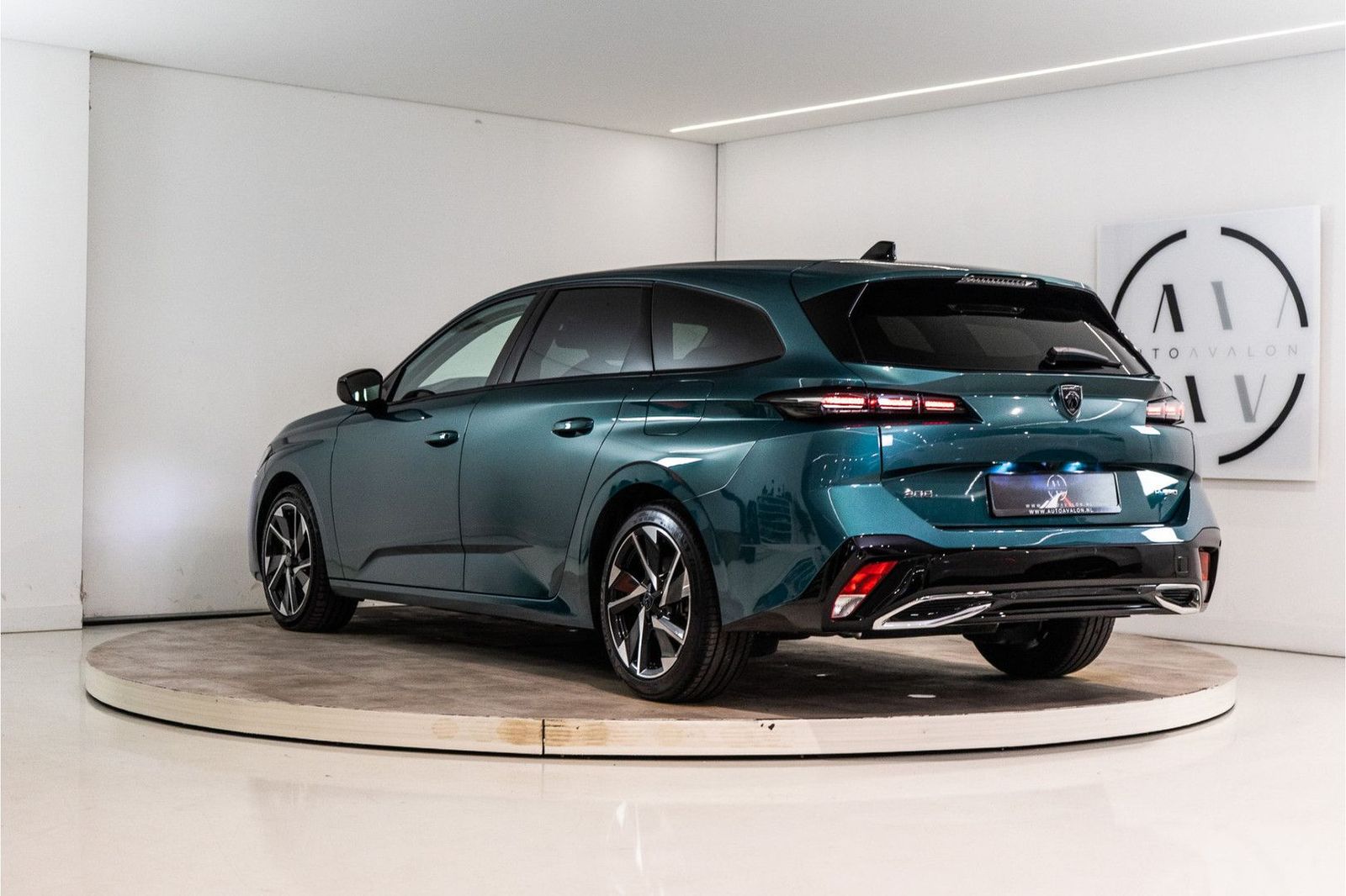 Peugeot 308 SW 1.6 Plug-in Hybrid 180 Allure Bleu Cuivre imagem 2