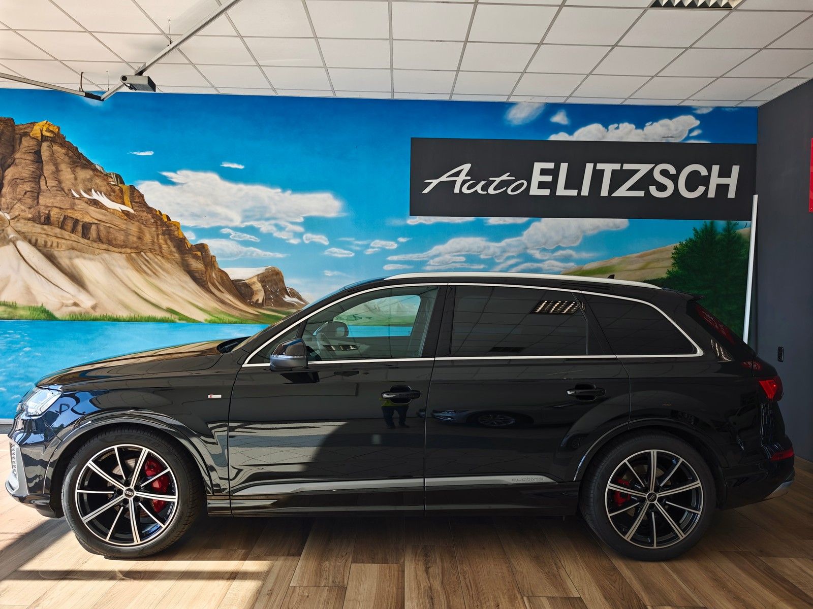 Fahrzeugabbildung Audi Q7 45 TDI quattro S line MATRIX AHK LR ACC NAVI