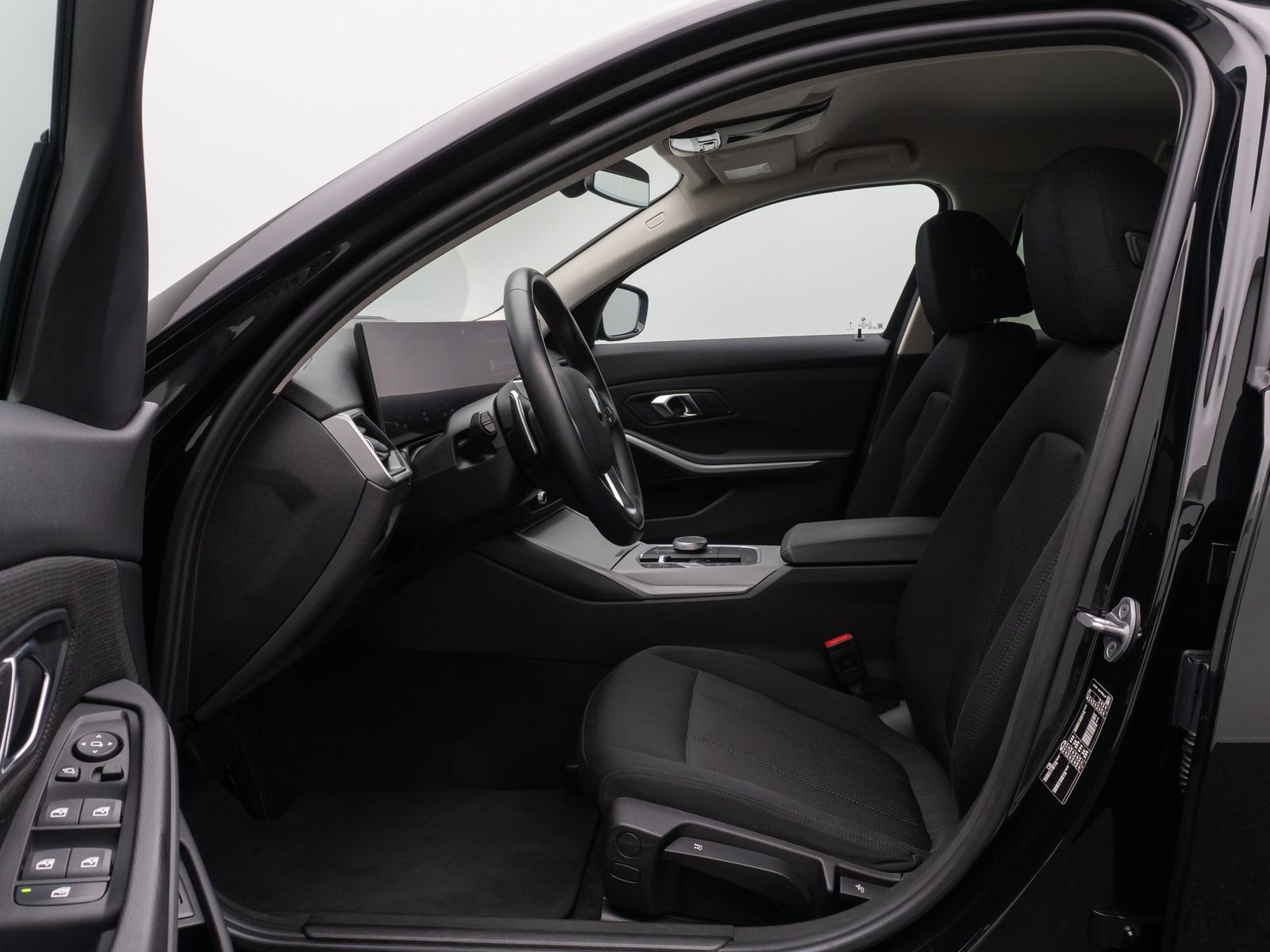 Fahrzeugabbildung BMW 320d CockpitPro PDC GeschwindigReg DAB Sitzhzng