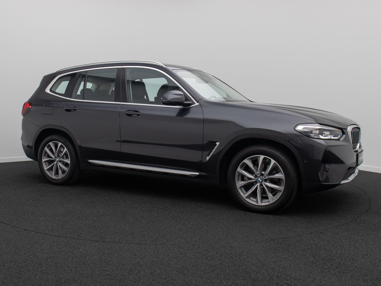 Fahrzeugabbildung BMW X3 xD20d Kamera DAB AHK Leder Sportsitz 19Zoll
