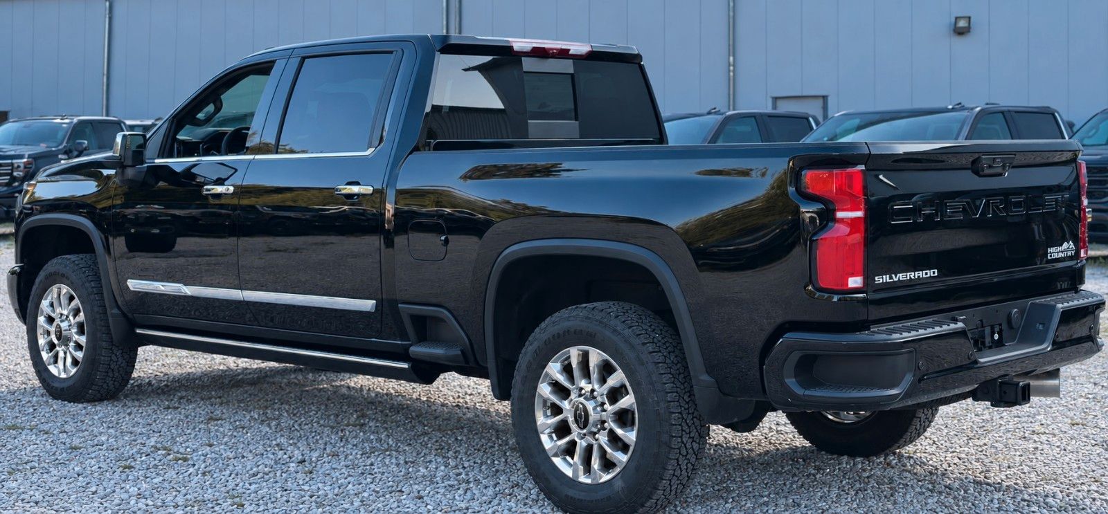 Vehicle photo 5