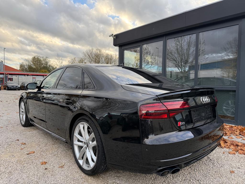 Audi S8