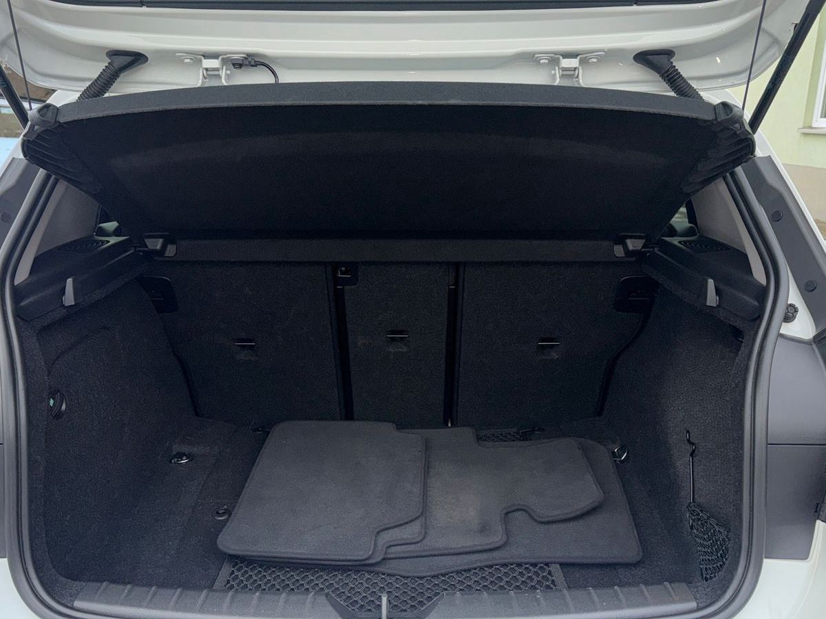 Fahrzeugabbildung BMW 116  Limousine 5-trg.  Advantage/ unfallfrei